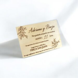 INVITACIÓN DE BODA EN MADERA DISEÑO FLORAL PERSONALIZADA