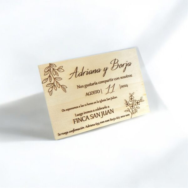 INVITACIÓN DE BODA EN MADERA DISEÑO FLORAL PERSONALIZADA