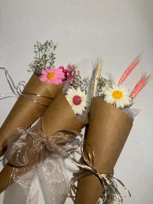 RAMO DE FLORES VELA - CONO - Imagen 2